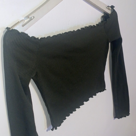 Pretty Little Thing Dark Green Frill Crop Top - Picture 2 of 7